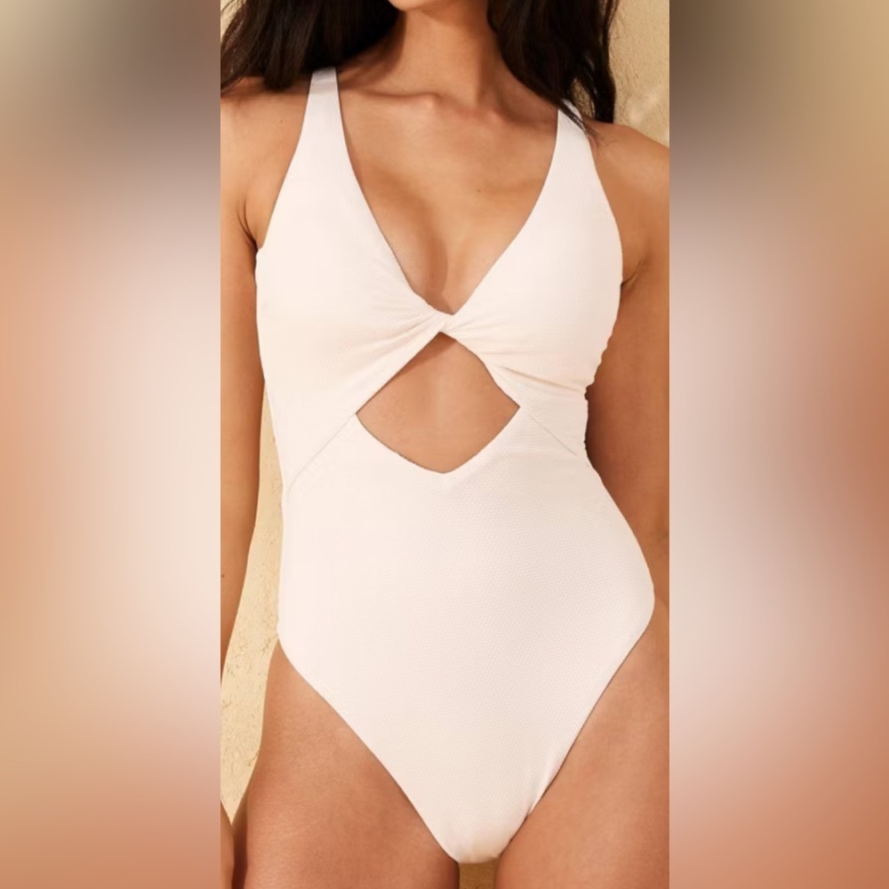 NWOT shade and shore women’s one piece swimsuit